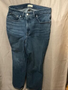 Madewell Straight-Leg Jeans in Deep Indigo Blue
